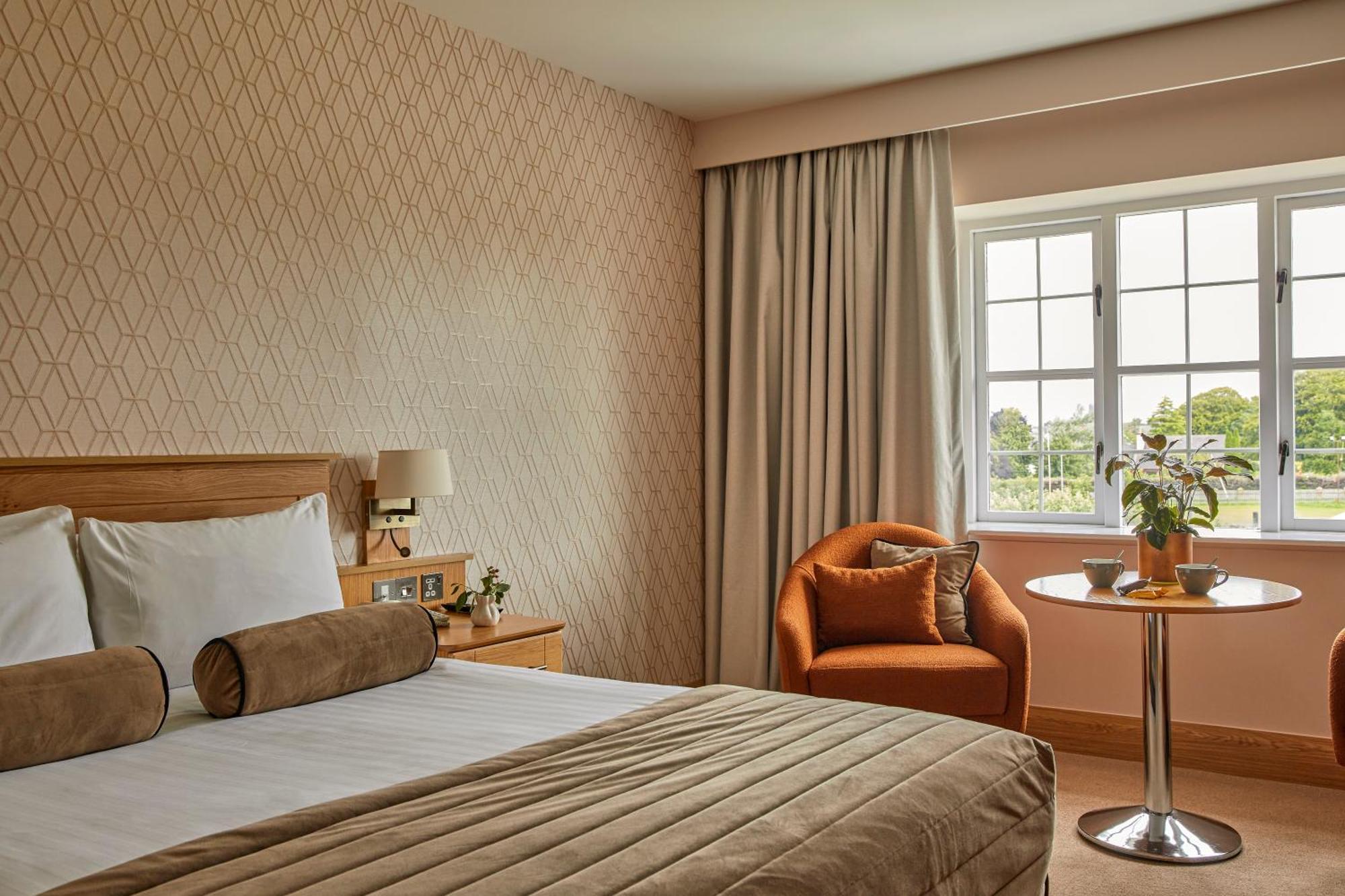 County Arms Birr Hotel Exterior photo