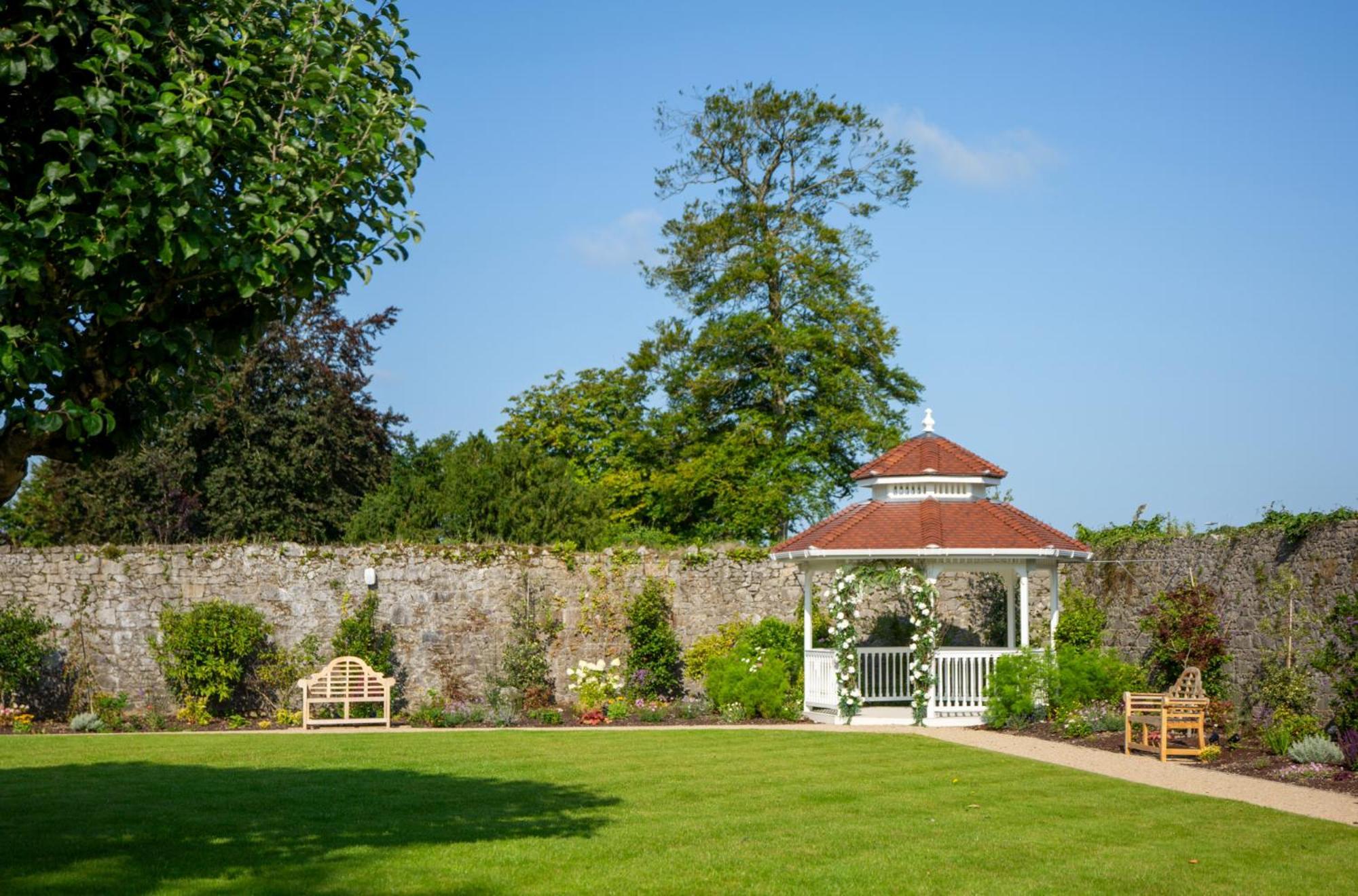 County Arms Birr Hotel Exterior photo